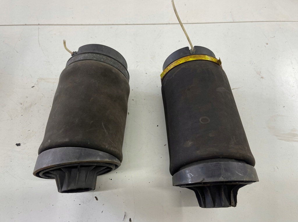 фото №1, Mercedes w251 подушка airmatic ліва права оригінал r klasa