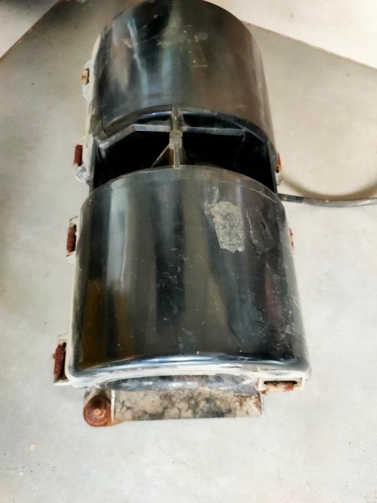 фото №1, Корпус вентилятор mercedes 107