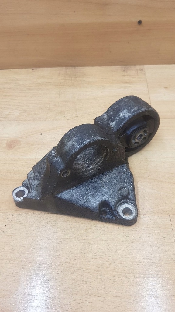 фото №1, Кронштейн опора полуось peugeot 406 lift 2.0 hdi