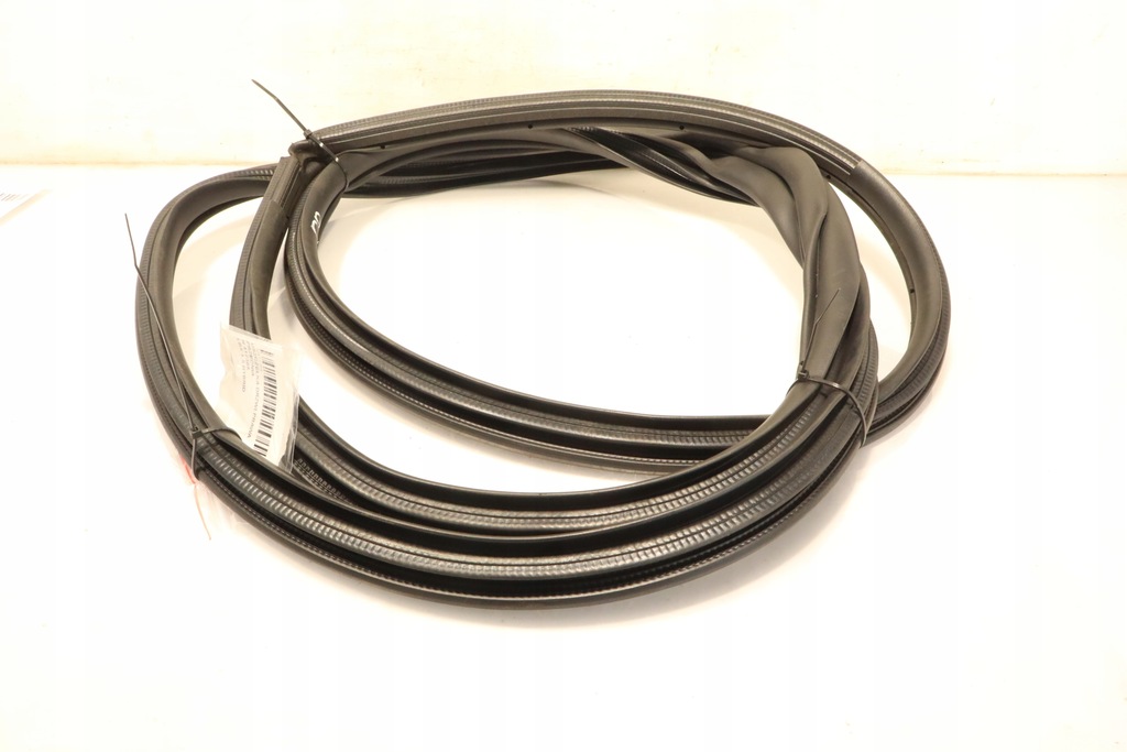 фото №1, Прокладка дверь правая передняя lexus lbx