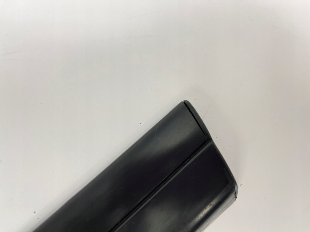 фото №12, Вузька молдинг бічна двері правий задня задня права нижня mercedes 190 w201