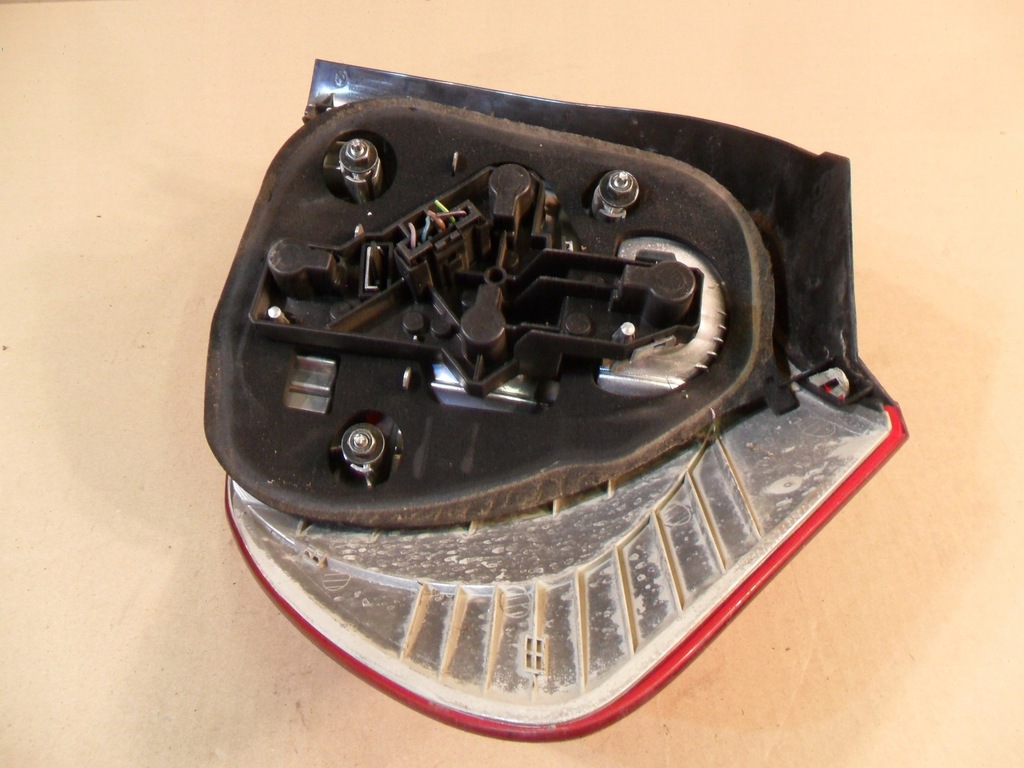 фото №12, Лампа левая задняя bmw 1 e81 e87 0397034