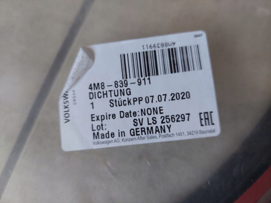 фото №3, Прокладка наружная - samoprzylepna - левый задняя - audi q8 - 4m8 - nowa