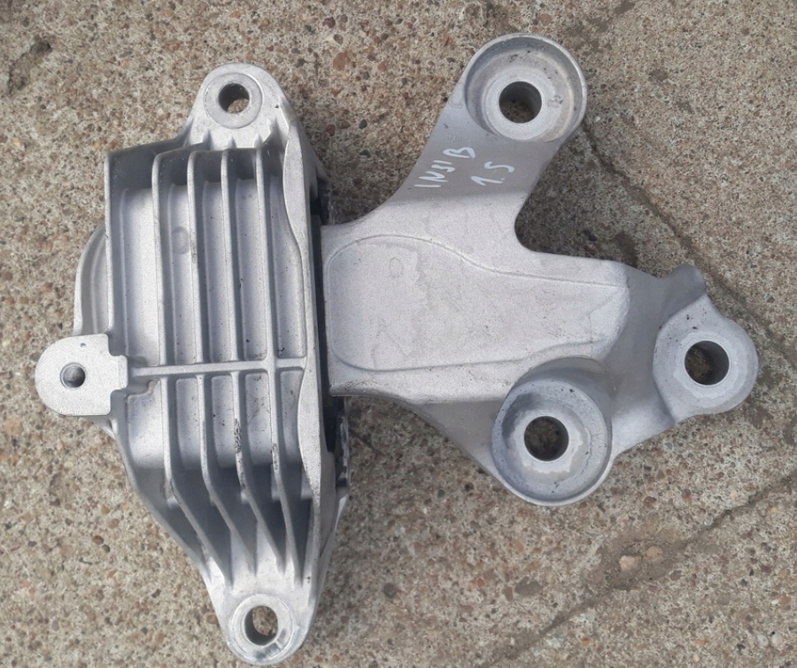 Купити Кронштейн коробки insignia b 1.5 автоматична коробка передач 84034273