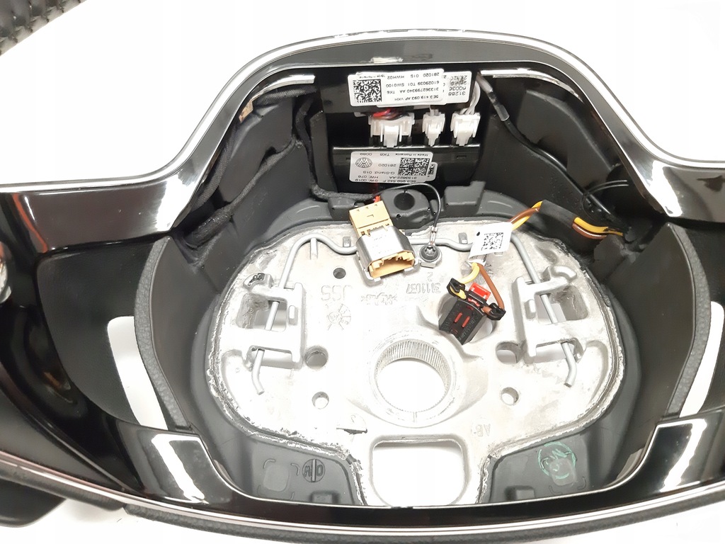 фото №10, Skoda kodiaq воздуховод кожа лепестки переключения 5e3959542f