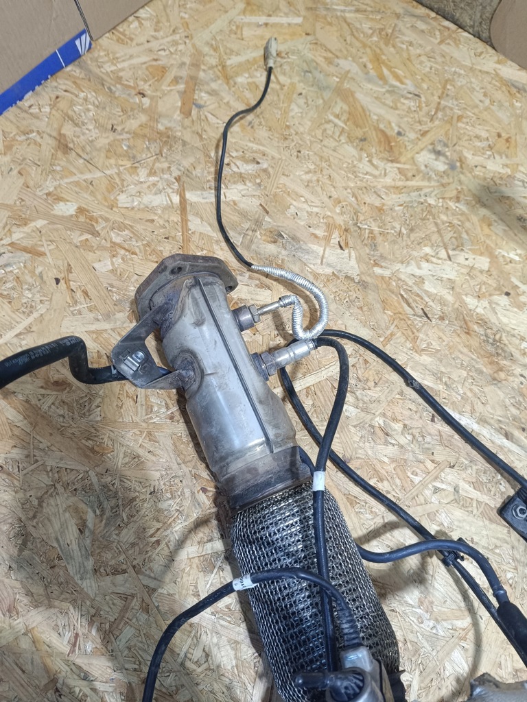 фото №9, Гаситель труба форсунка adblue выход audi q8 4m0907807bf 8w0131703at