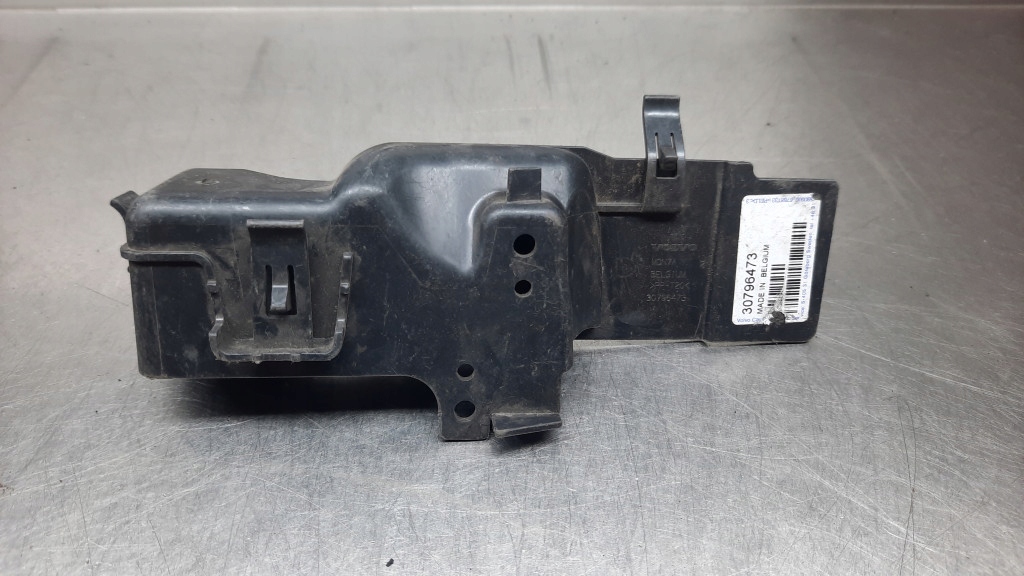 фото №1, Воздуховод воздуха правая 30796473 volvo s60 ii v60