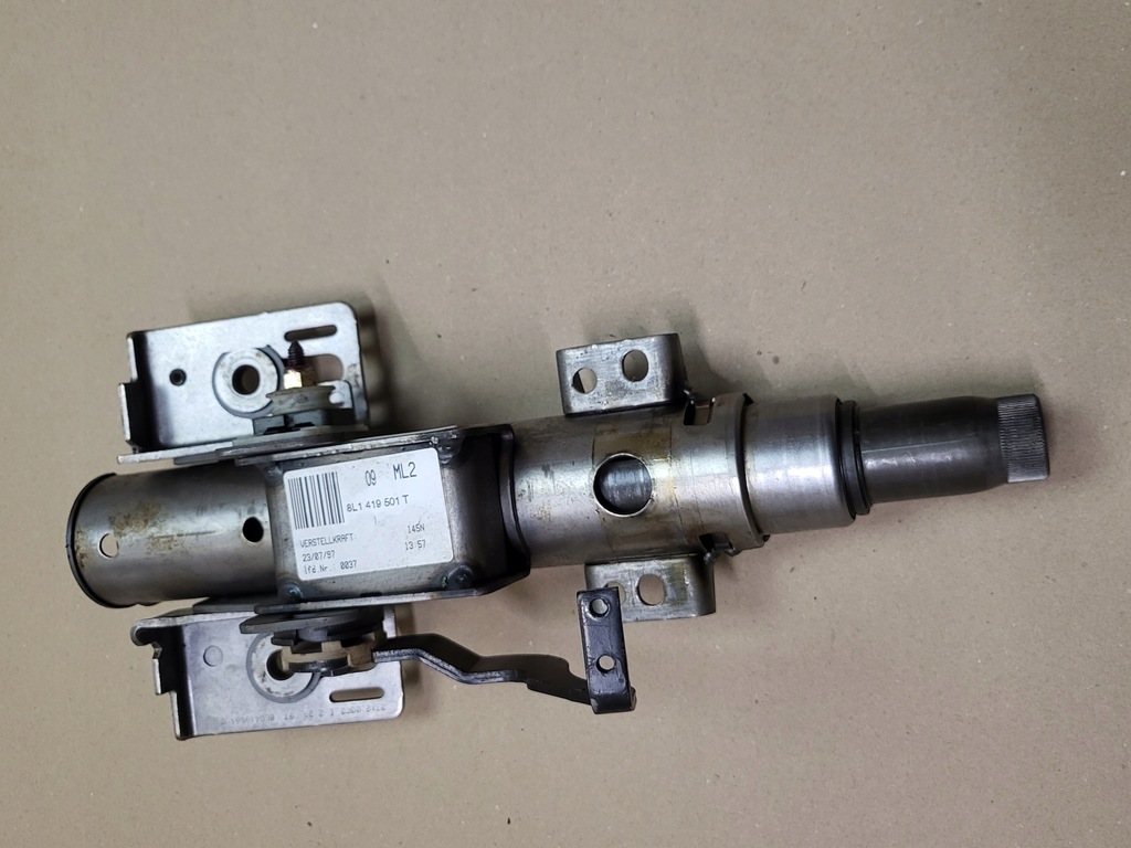 фото №8, Колонка рулевая шток audi a3 8l оригинальный номер europa