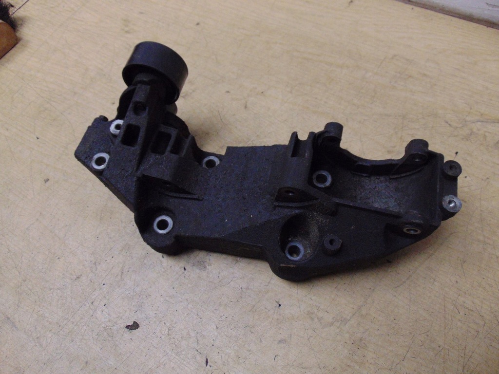 фото №5, Кронштейн основание натяжитель opel vivaro trafic 2.0 dci cdti 8200527320c