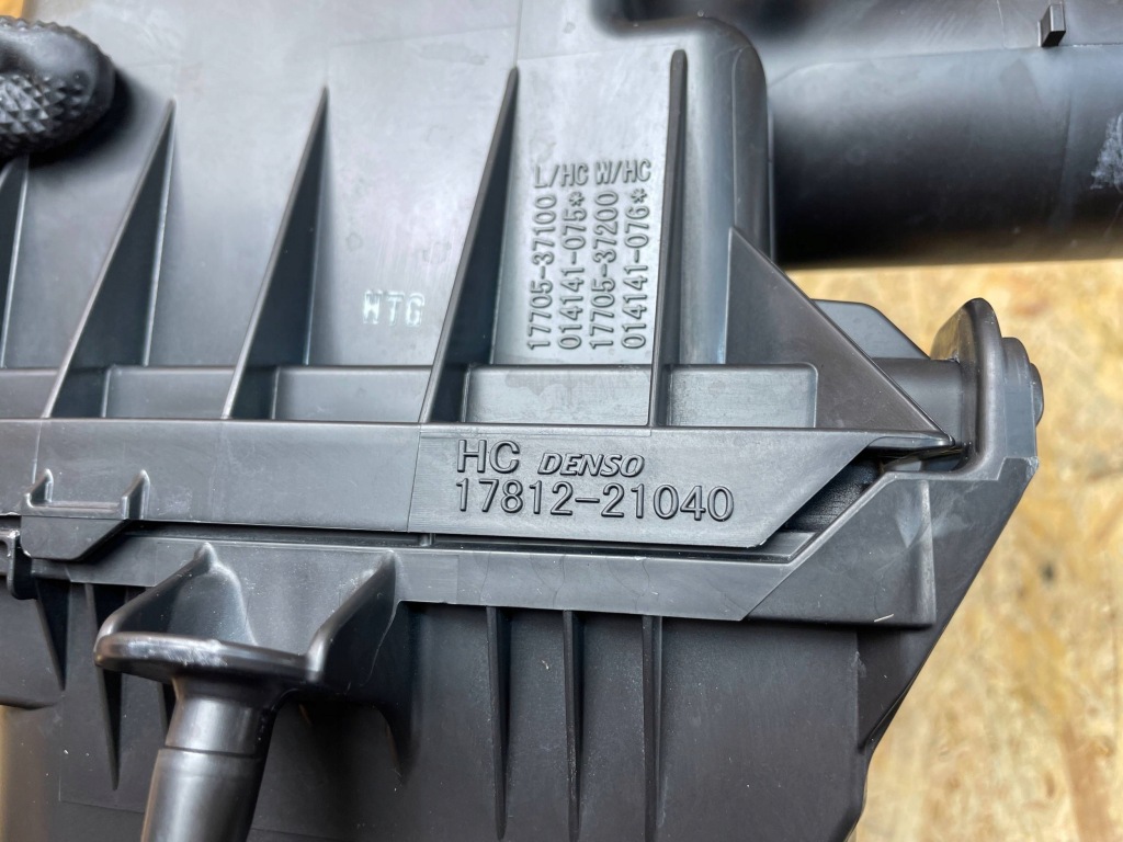 фото №12, Корпус фільтра повітря toyota prius iv 1.8h 17812-21040 17701-37230 2015-