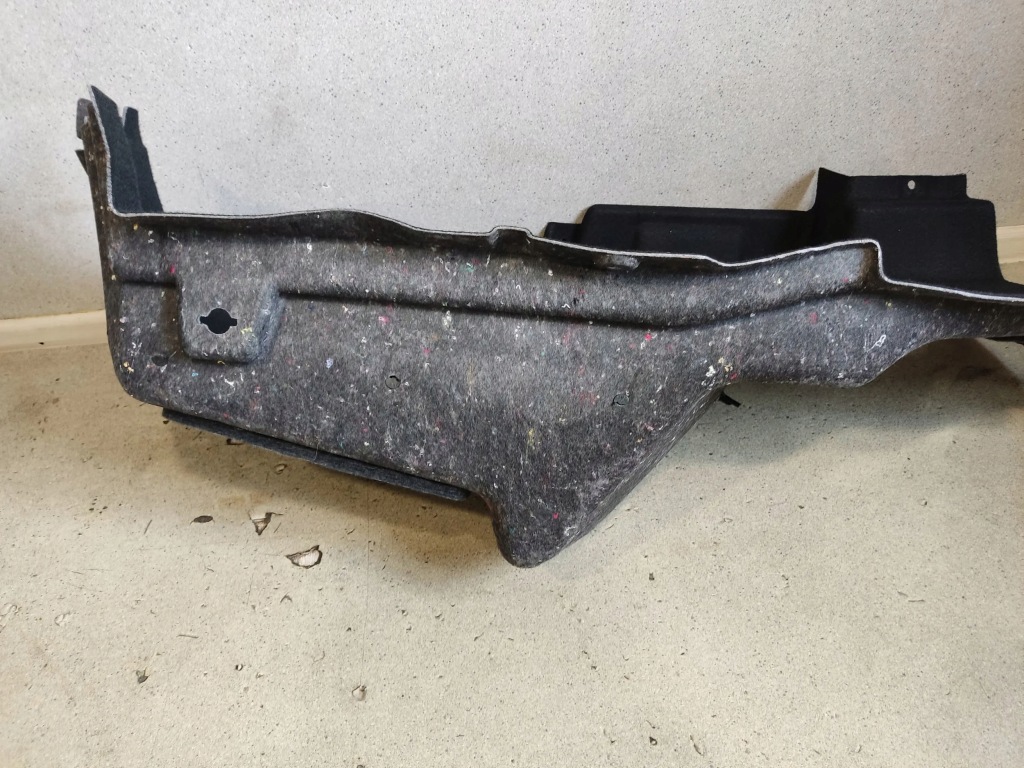 Панель бардачка колеса запасного задні сторона ліва mercedes e w213 a2136907700 Недорого