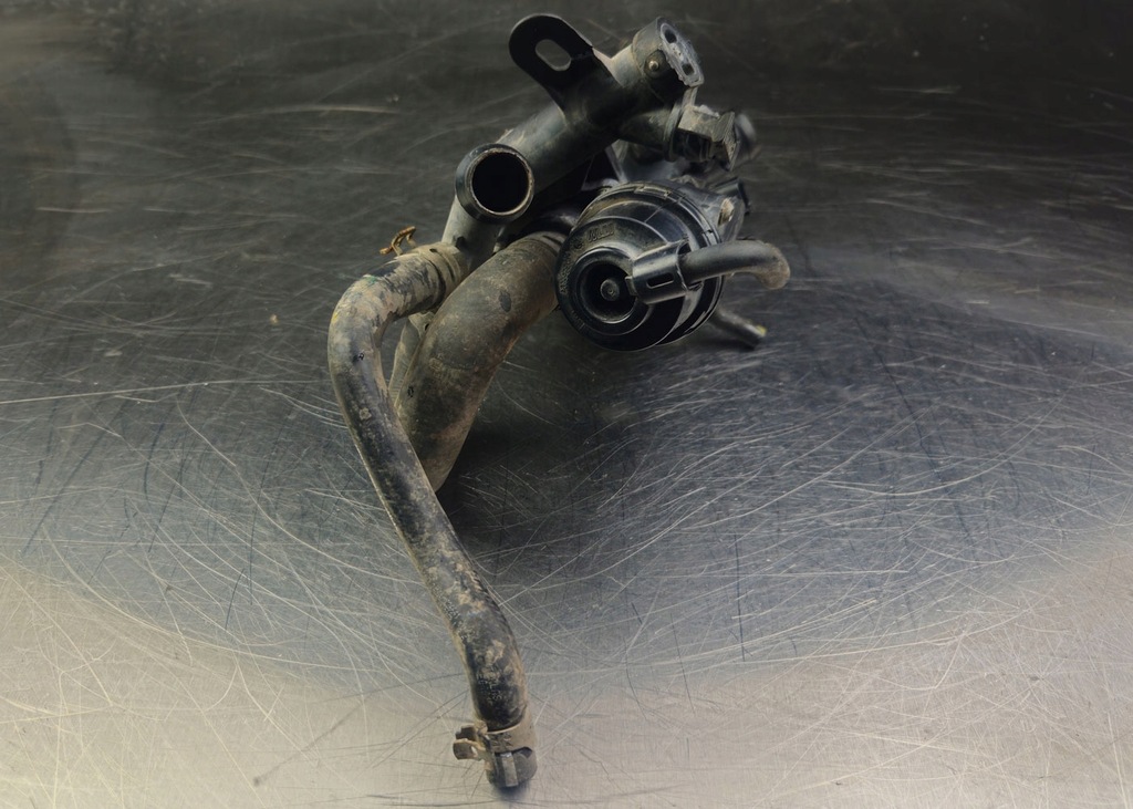 фото №7, Корпус термостата renault megane iii 1.2tce шланг 110601560r