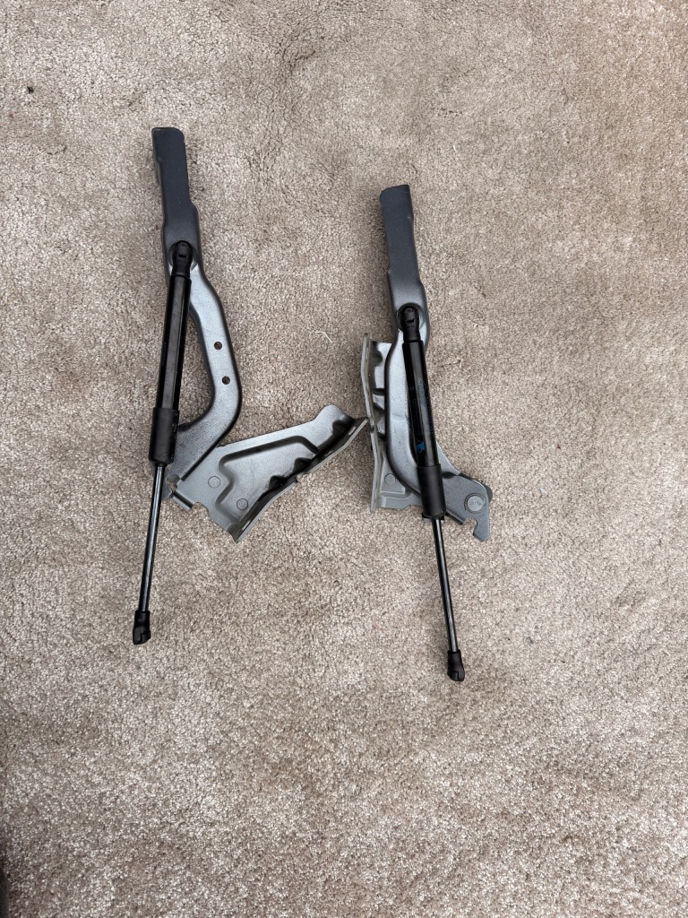 Купити Петля петлі капота правий ліве комплект renault austral 23r biyuy