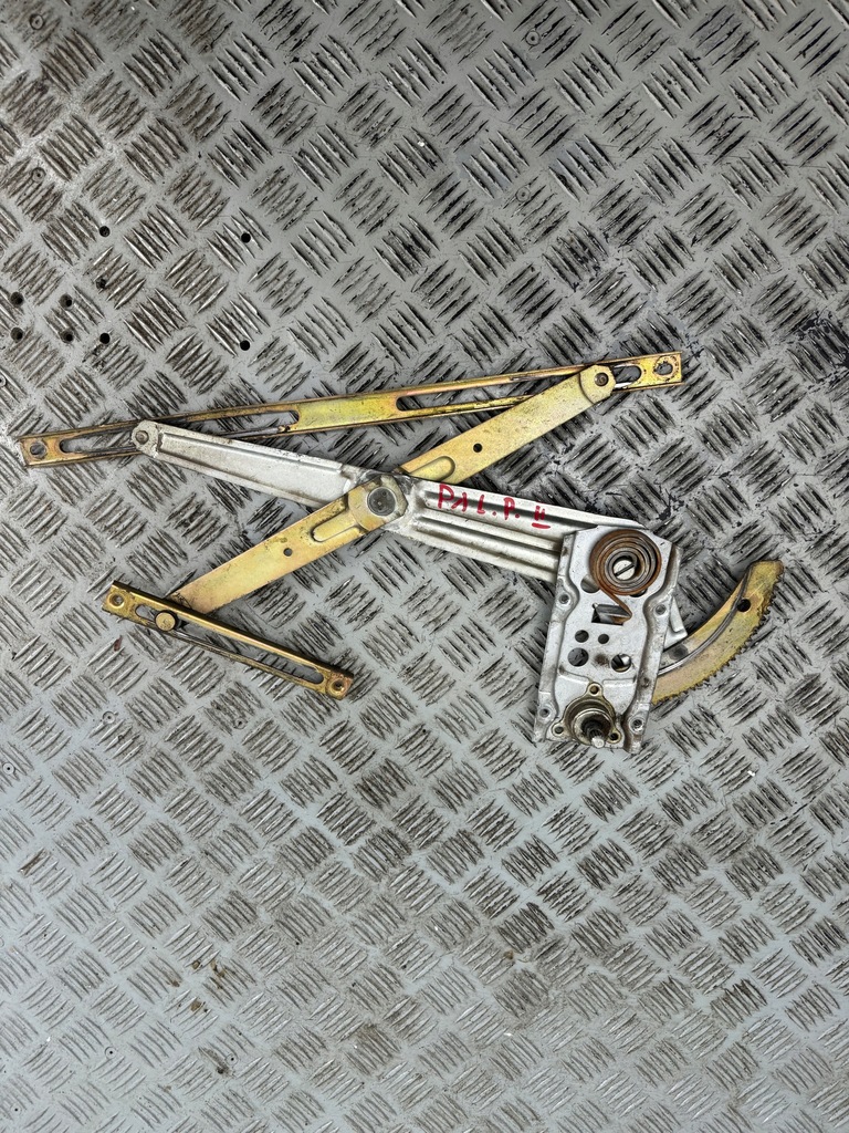 фото №1, Mitsubishi pajero i подъемник стекло левый перед