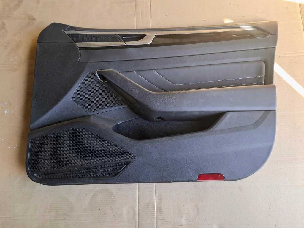 фото №1, Обшивка оббивка двері правий перед vw arteon r-line 3g8867012