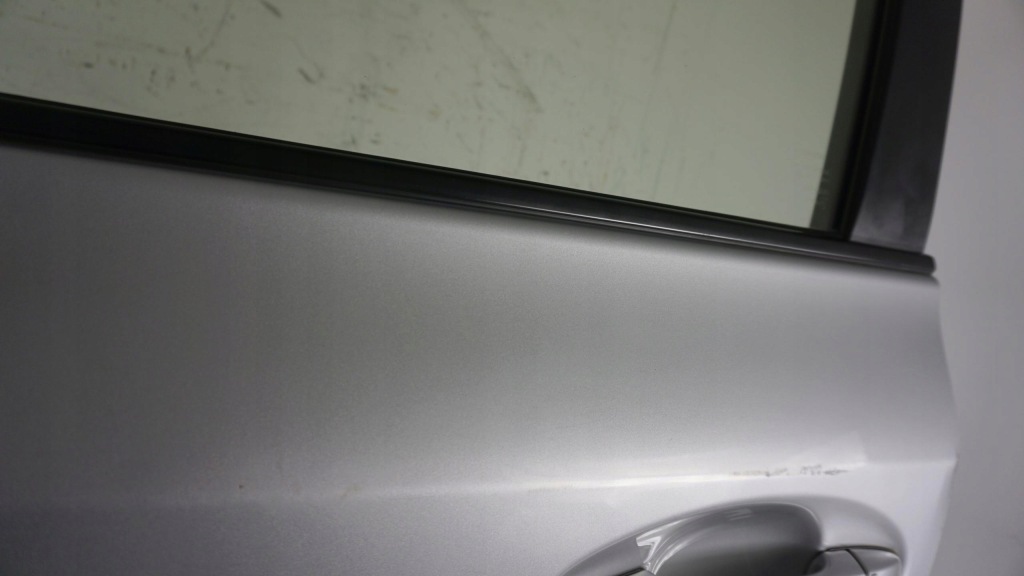 Дверь левое  перед левое передние toyota prius+ рестайлинг  prius + plus 15-18 1f7 с Разборки