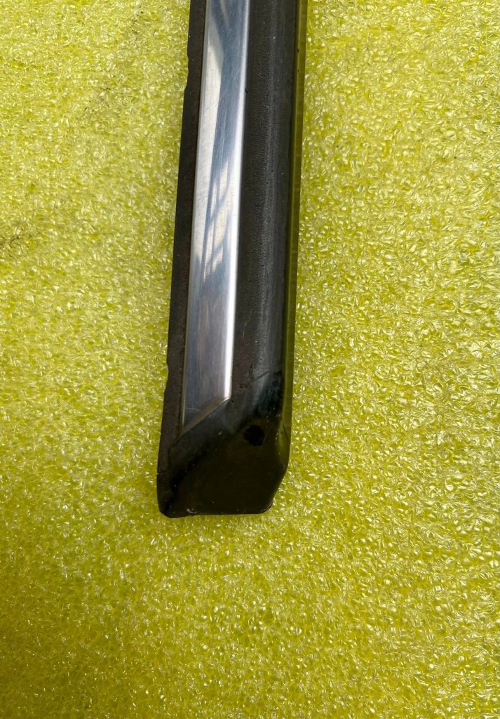 Mercedes w123 молдинг дверь левый задний Недорого