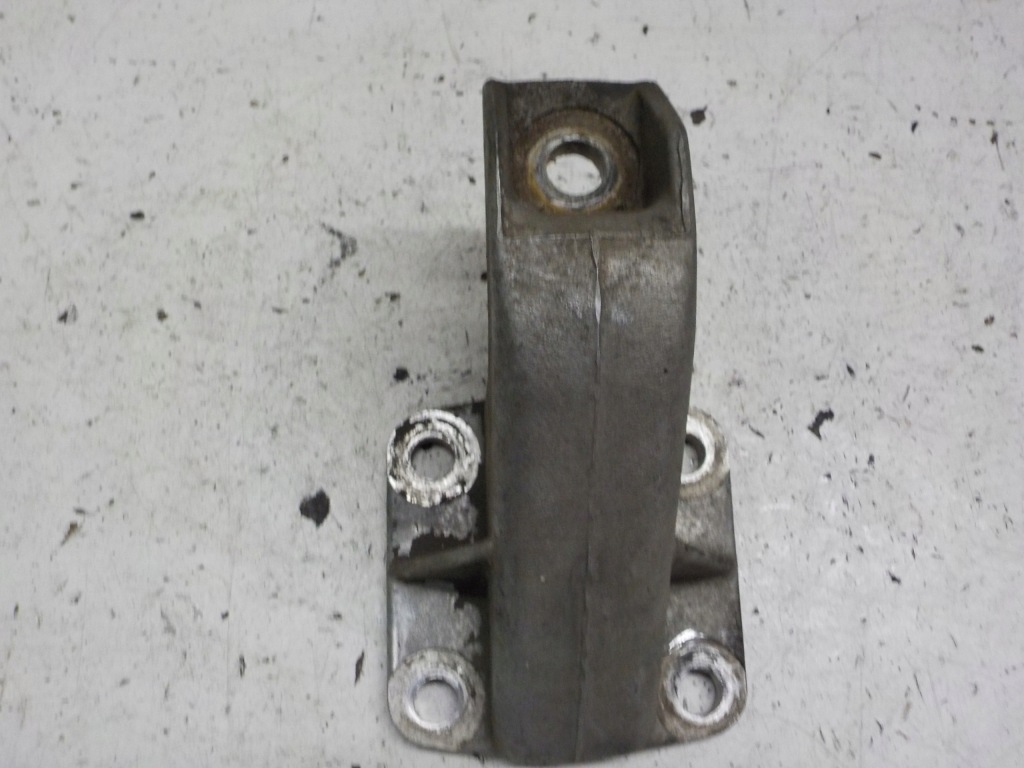 фото №1, Ducato ii 1301058080 кронштейн коробки