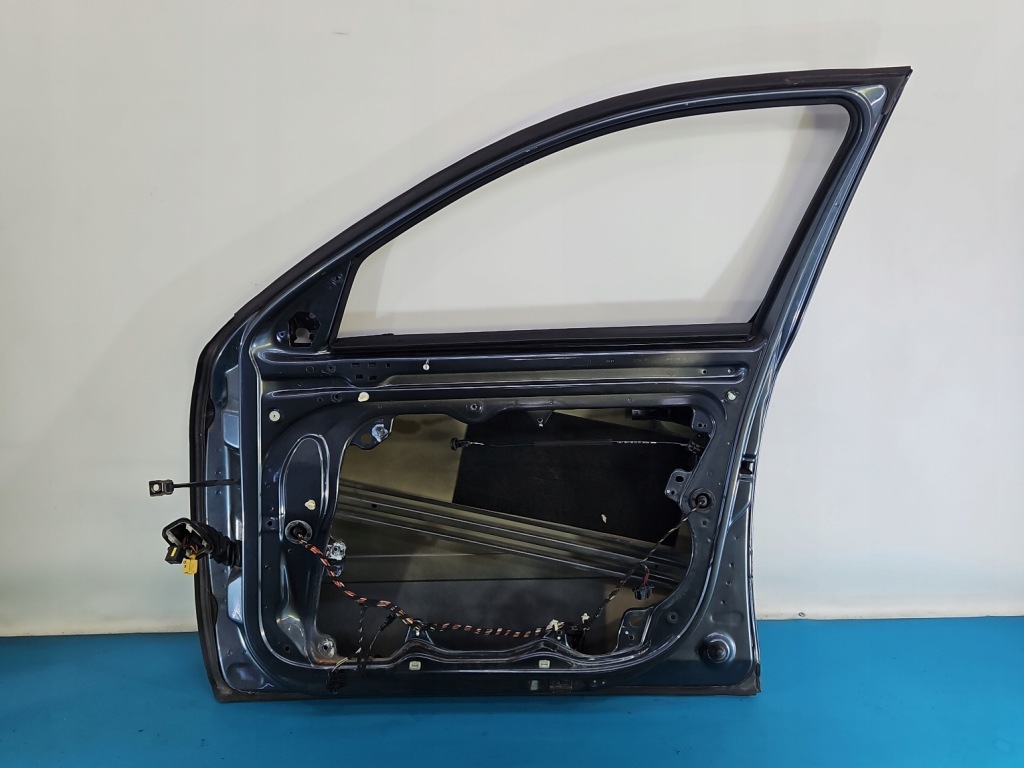 Дверь перед правое пассажира skoda octavia 2 2 04- стальной 9901 Киев