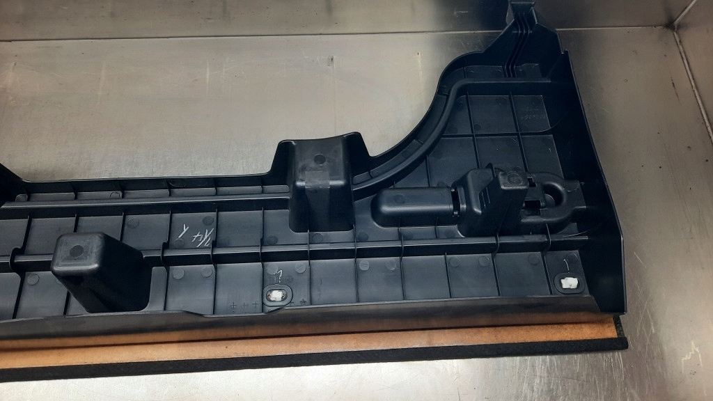 фото №11, Обшивка вкладиш багажника mazda 3 i 03-09r hb 5 двері