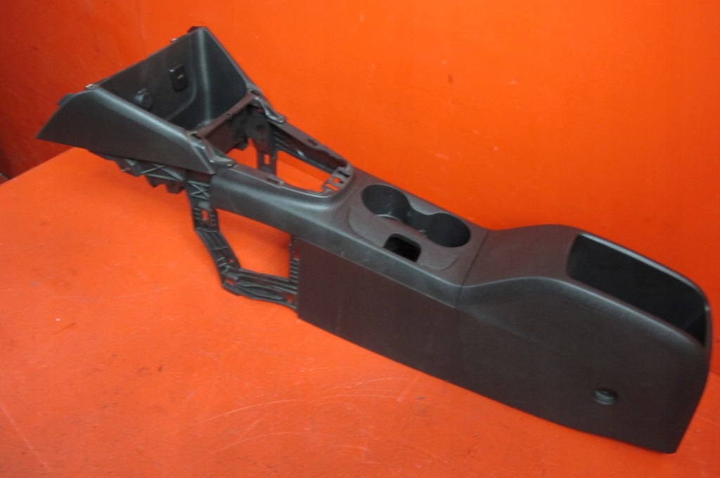 фото №1, Opel crossland x p17 h75 туннель средний port usb