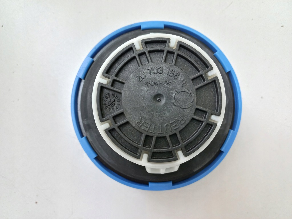фото №9, Оригинал крышка заливной топлива + крышка adblue volvo fh13 fh4 fh5 fm fmx fe fl