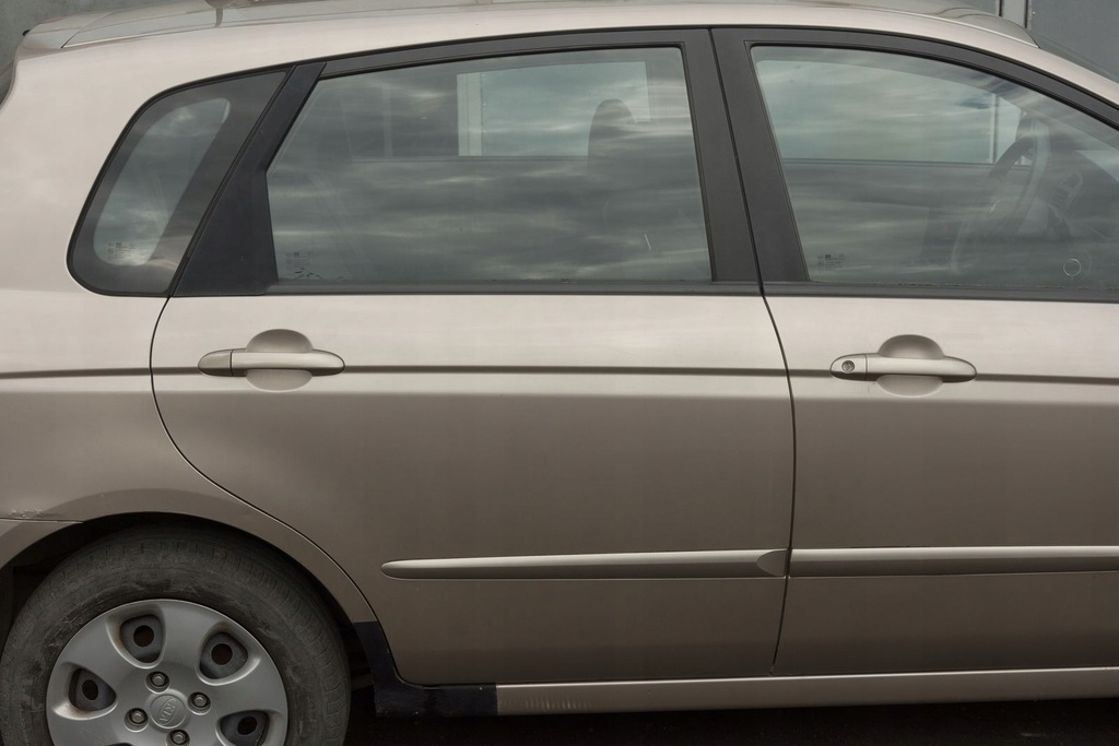 фото №1, Kia cerato i двері задня задні праве hb 4y