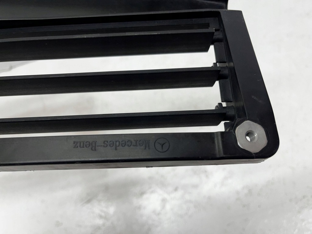 фото №9, Mercedes-benz s w223 2020 - воздуховод впуск воздуха жалюзи d11-106134-00