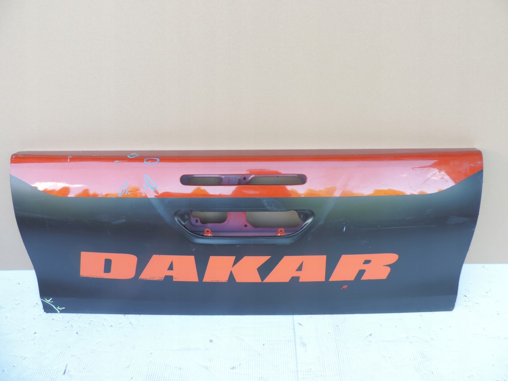 фото №1, Toyota hilux 2016 2017 2018 крышка багажника задняя задняя