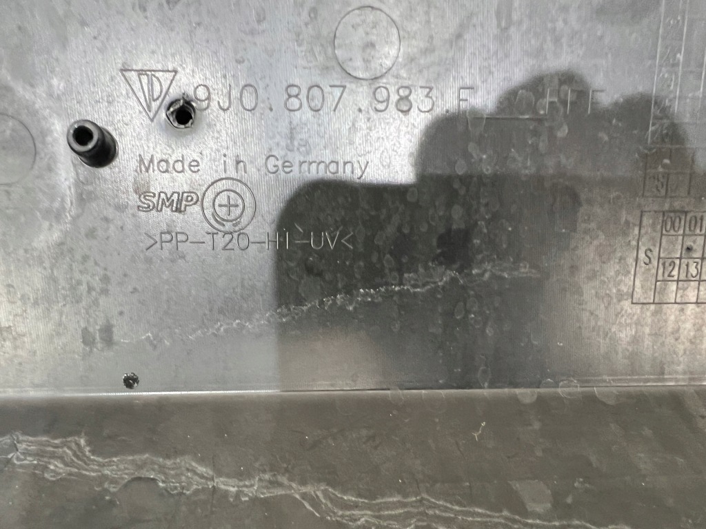 Porsche taycan 9j спойлер диффузор dół бампер задняя 9j0807983 Цена