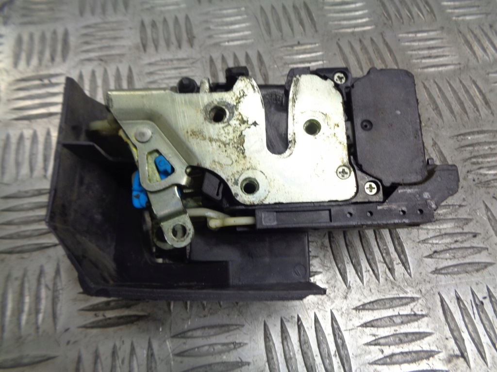 фото №2, Замок дверь центральный правый перед alfa romeo 156