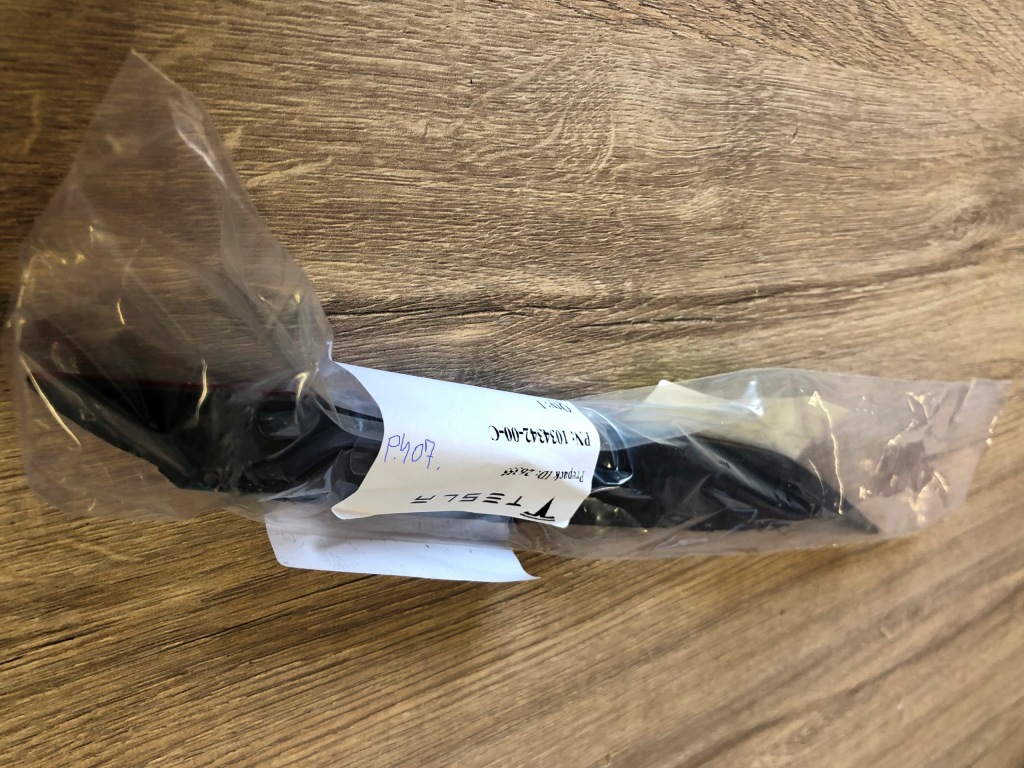 фото №11, Відбивач бампера лівий задня 1034342-00-c 1800094-00-a tesla x 2011-24 lift