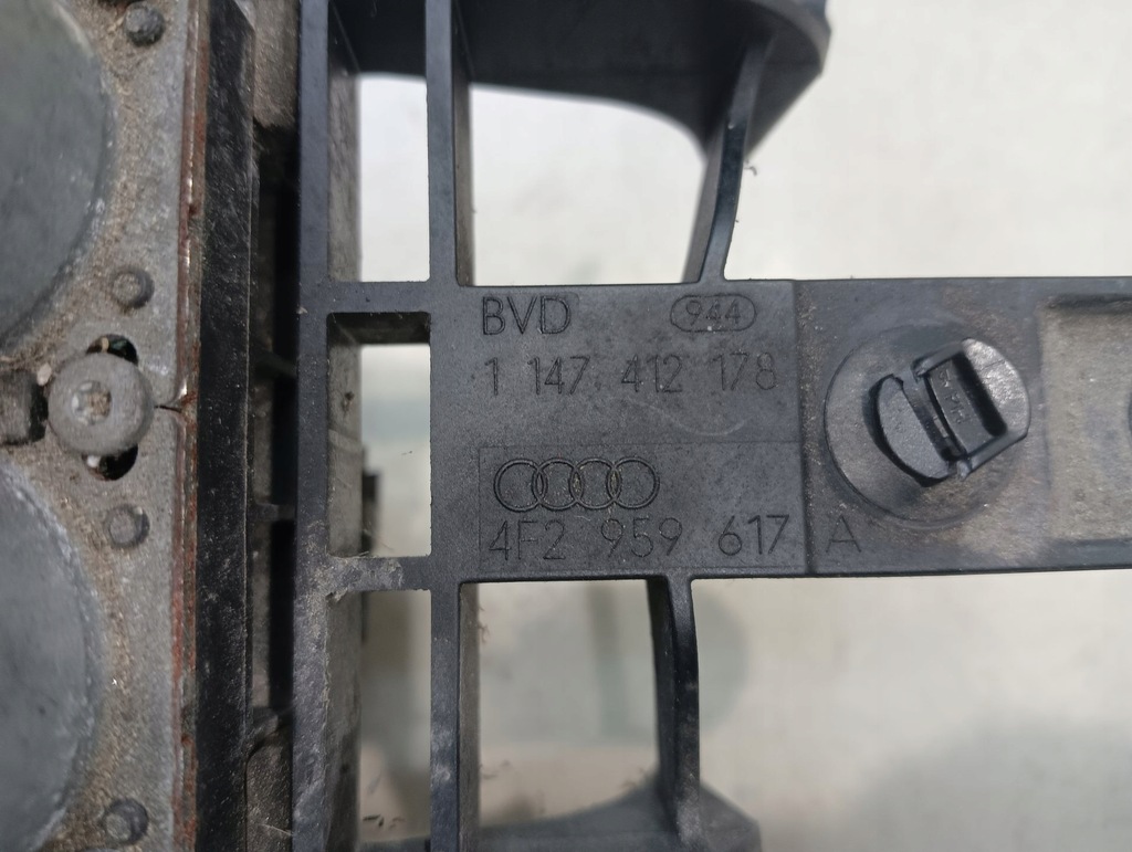 фото №6, Помпа wody audi a6 c6 4f2819372