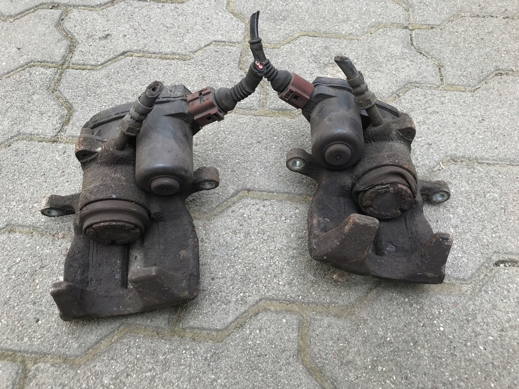 фото №4, Супорти гальмівні лівий правий задня audi a4 b8