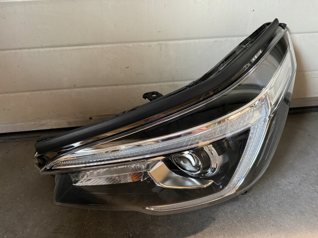 фото №1, Subaru forester v full led левая лампа