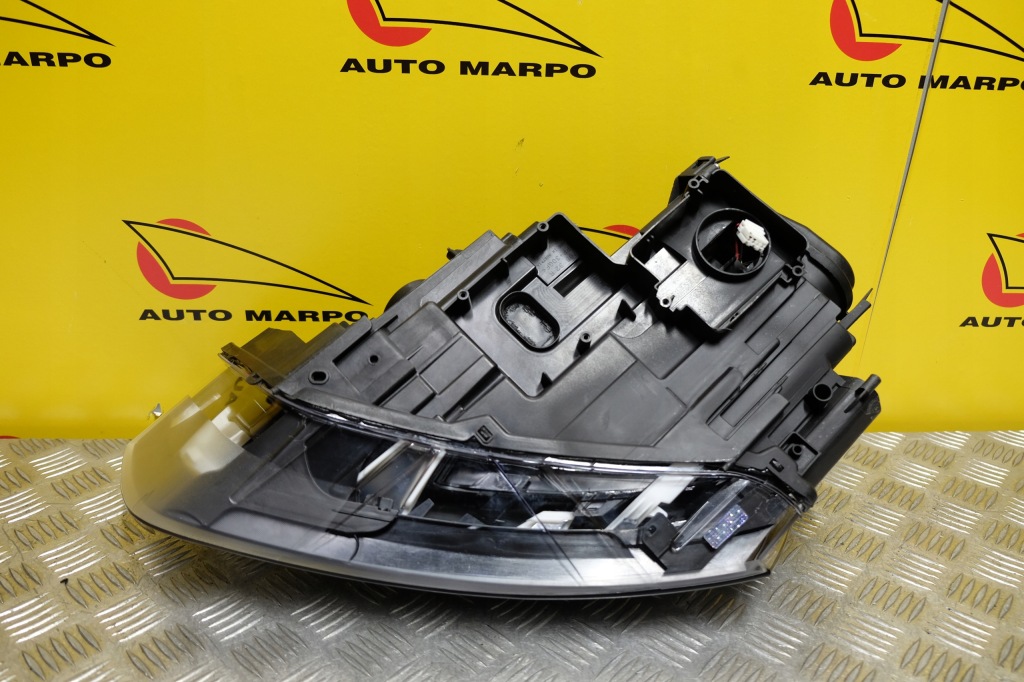 Audi q3 2011-2015 фара фара ксенон led правий америка в Україні