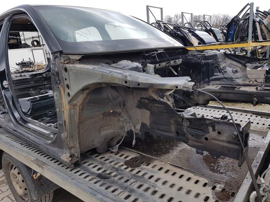 фото №1, Audi a3 8v 13r- чверть лонжерон права перед 5d lz9y