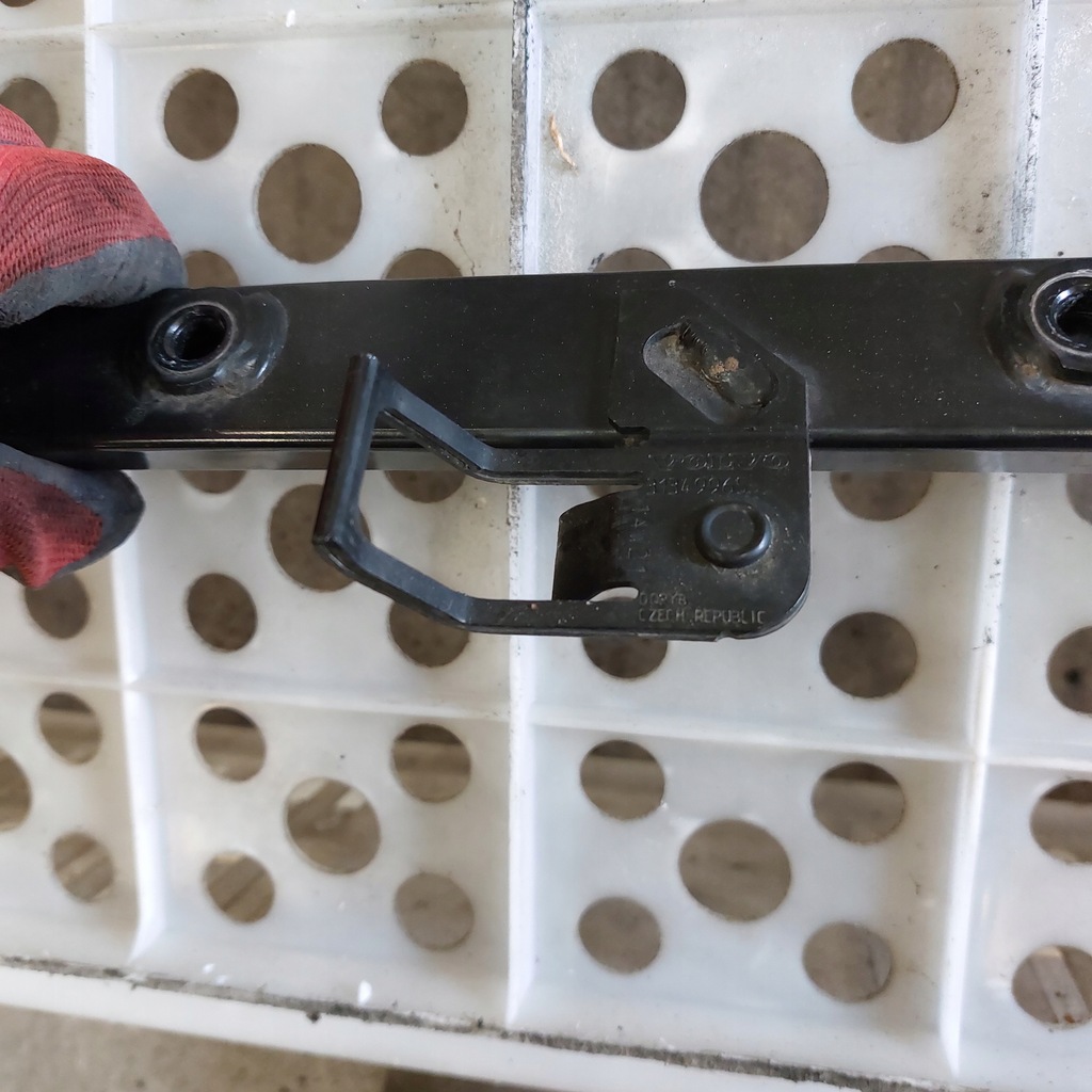 фото №7, Volvo v40 ii 2,0d балка усилитель распорка чашка 31349965