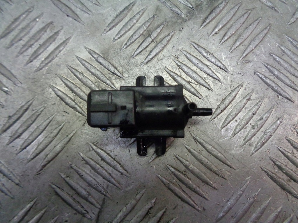 Купити Клапан вакууму astra j 1.7 cdti 8972882491