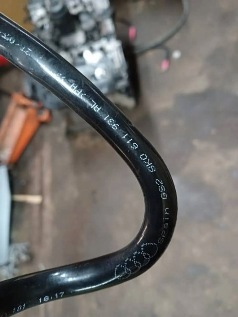 фото №6, Audi a4 b8 a5 8t 2.7 tdi шланг вакуумa 8k0611931al