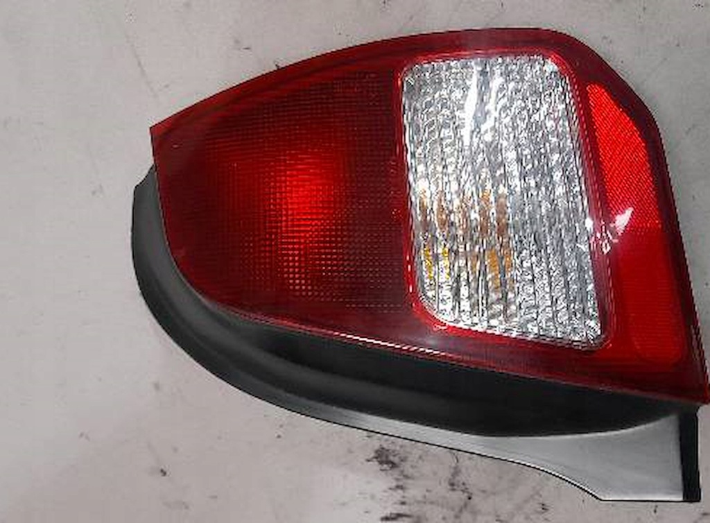 фото №1, Лампа правая задняя mitsubishi colt