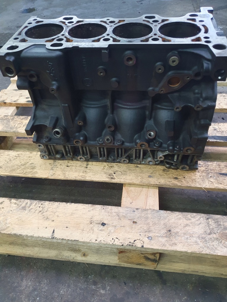 Блок dół двигателя голый iveco 2.3 jtd euro6 f1agl411c f1agl411 Недорого