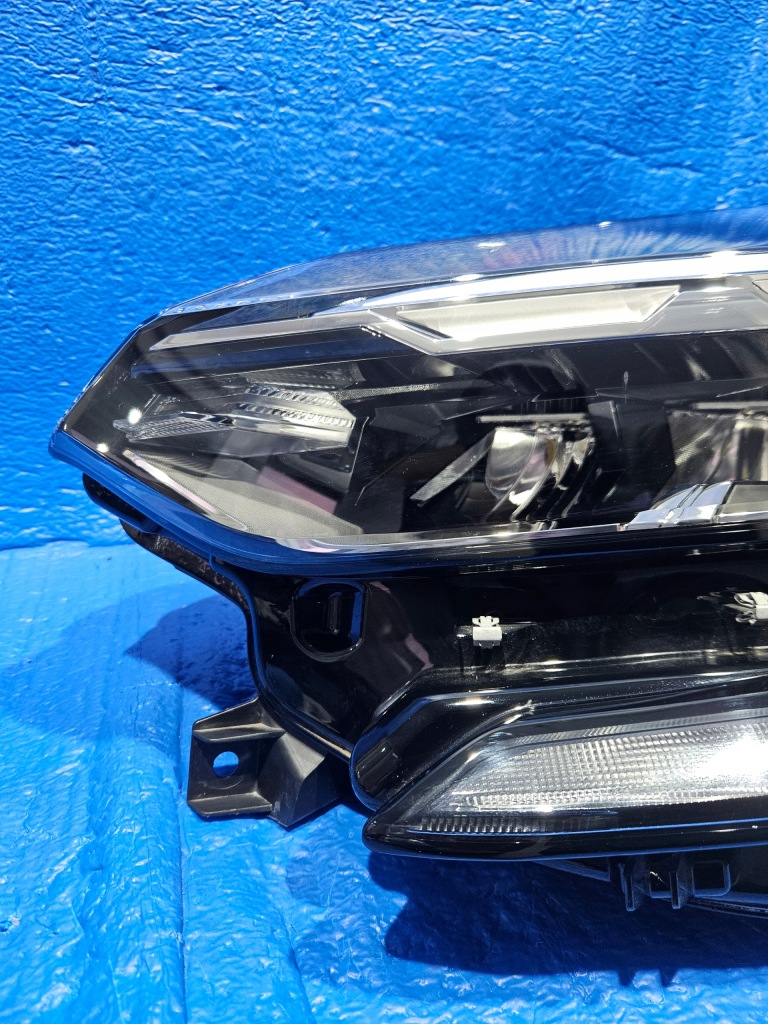 фото №2, Лампа левая renault captur ii full led 260608054r