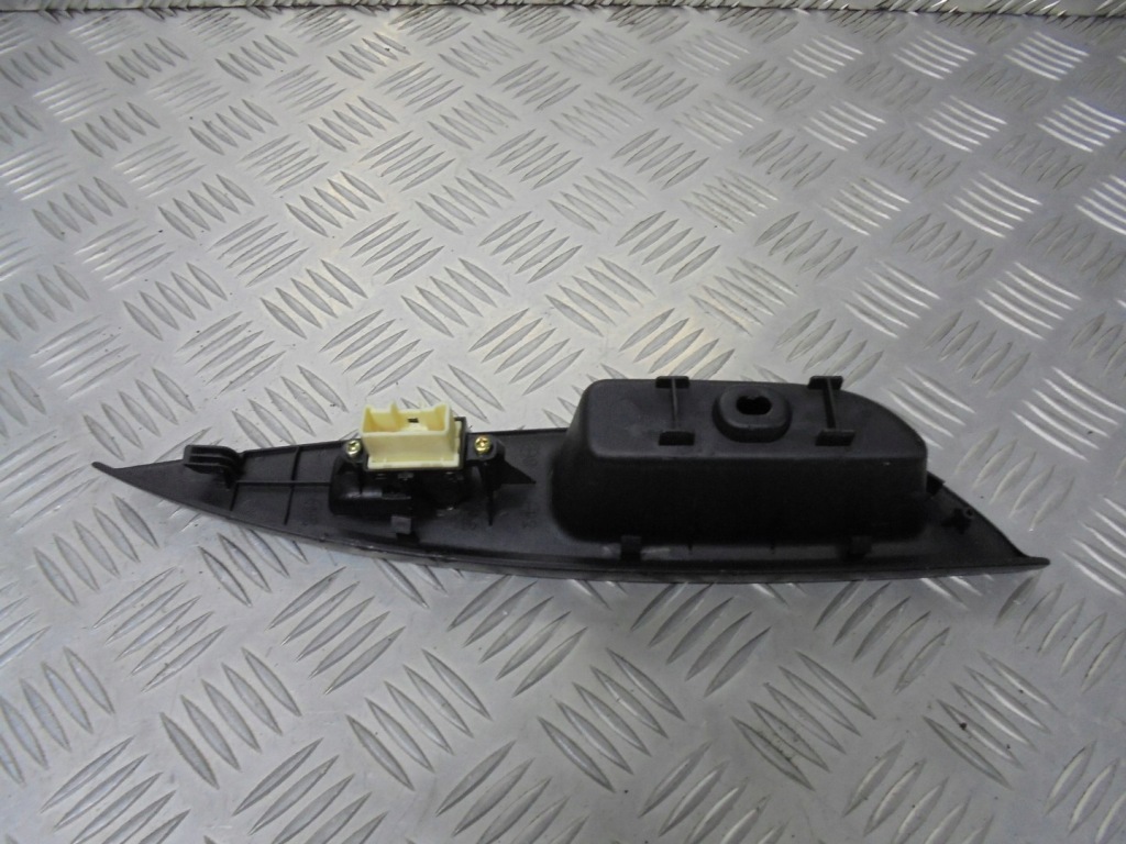 фото №2, Панель скло лівий задня mazda 6 gy