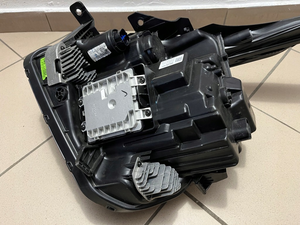 фото №12, Kia sportage v 5 full led 21- лампа передня перед права