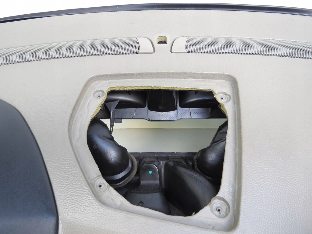 фото №9, Панель приладів приладова панель приладів консоль подушка volvo s60 i v70 ii xc70 i