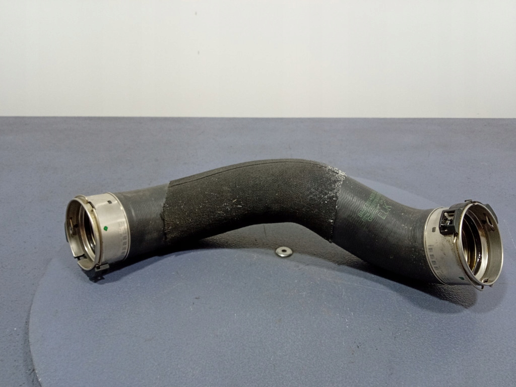 фото №3, Bmw 1 f40 шланг труба воздуха интеркулер 8511338