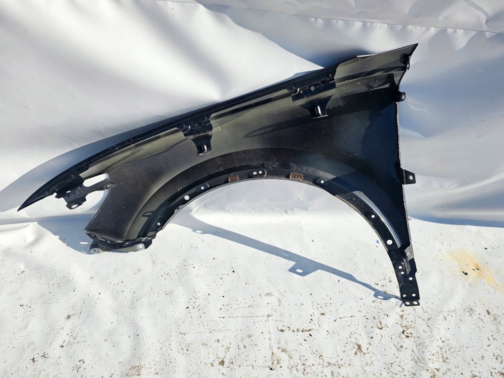 Крыло  audi q3 2 83a 19- правый  перед передний hybrid гибрид в Украине