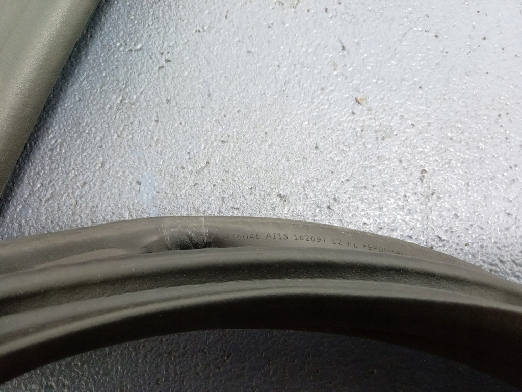 фото №4, Bmw 7 g11 прокладка дверь правый задняя 7336046