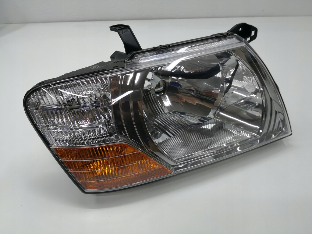 фото №7, Лампа перед mitsubishi pajero iii 3 01- правая